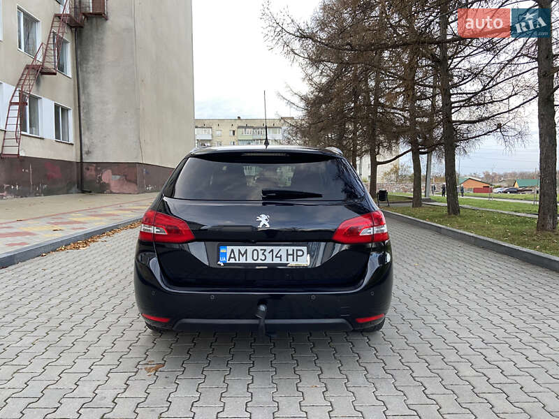 Универсал Peugeot 308 2015 в Звягеле