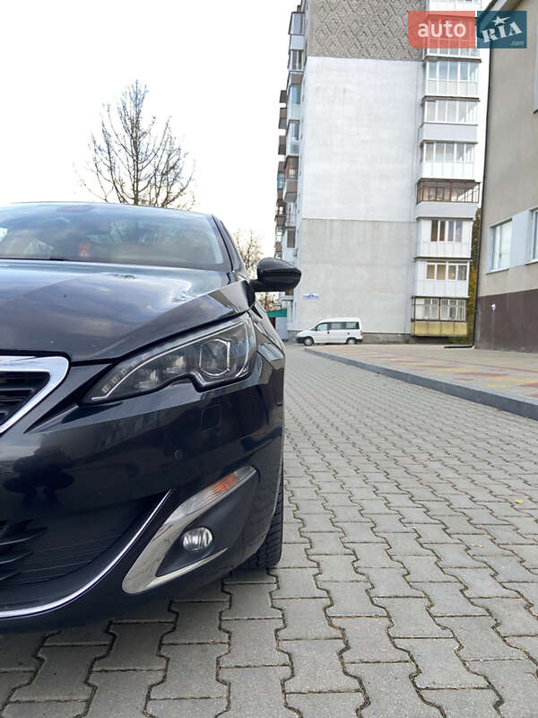 Универсал Peugeot 308 2015 в Звягеле