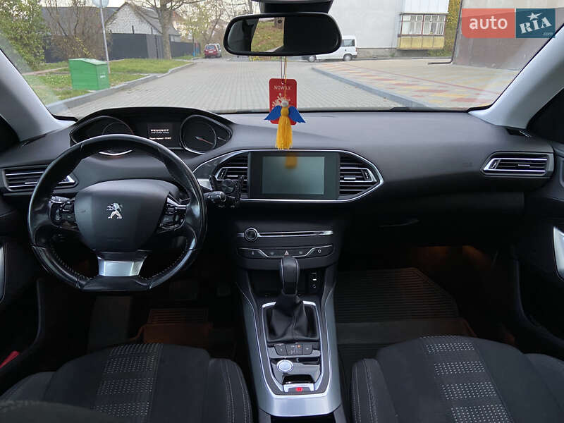Универсал Peugeot 308 2015 в Звягеле