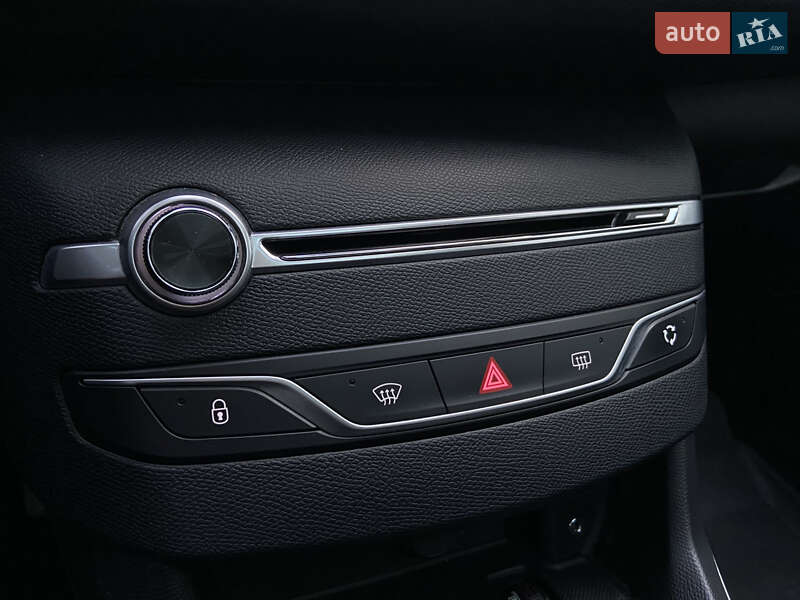 Универсал Peugeot 308 2015 в Звягеле