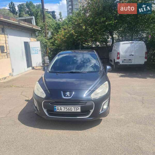 Хэтчбек Peugeot 308 2012 в Киеве