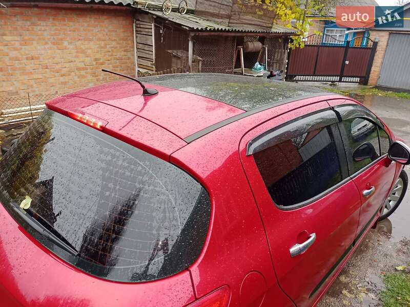 Хэтчбек Peugeot 308 2008 в Ромнах