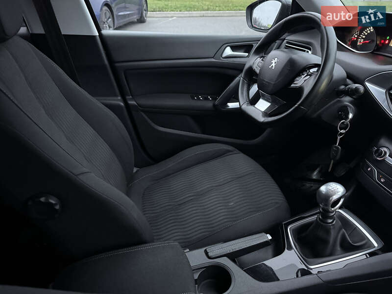 Универсал Peugeot 308 2015 в Киеве