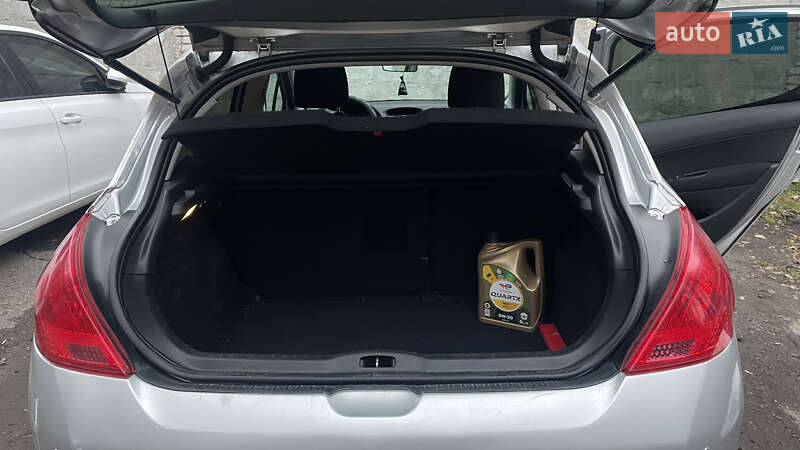 Хэтчбек Peugeot 308 2011 в Львове