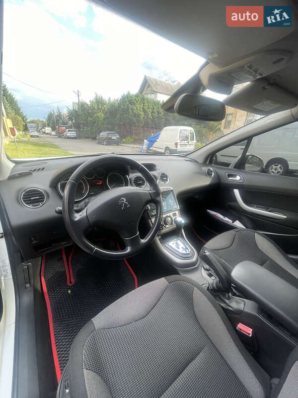 Универсал Peugeot 308 2011 в Буче