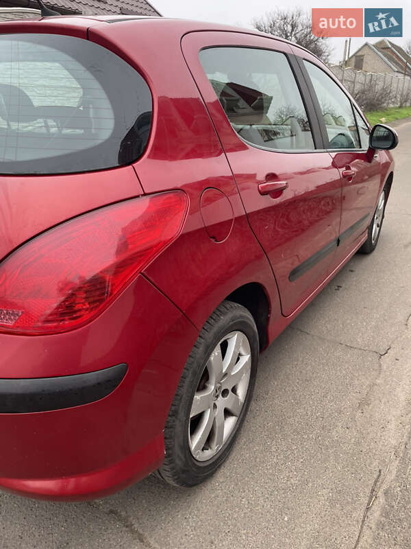 Хэтчбек Peugeot 308 2008 в Николаеве