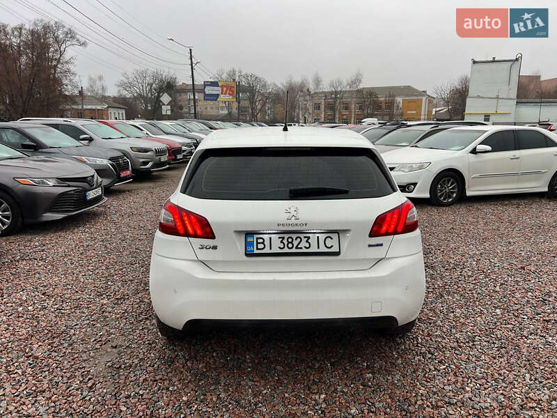 Хэтчбек Peugeot 308 2015 в Полтаве