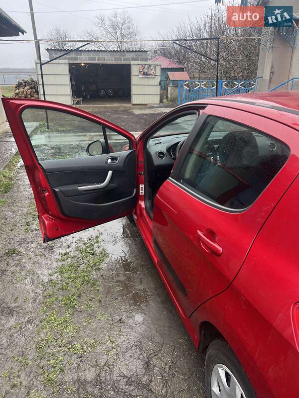 Хэтчбек Peugeot 308 2007 в Юрьевке