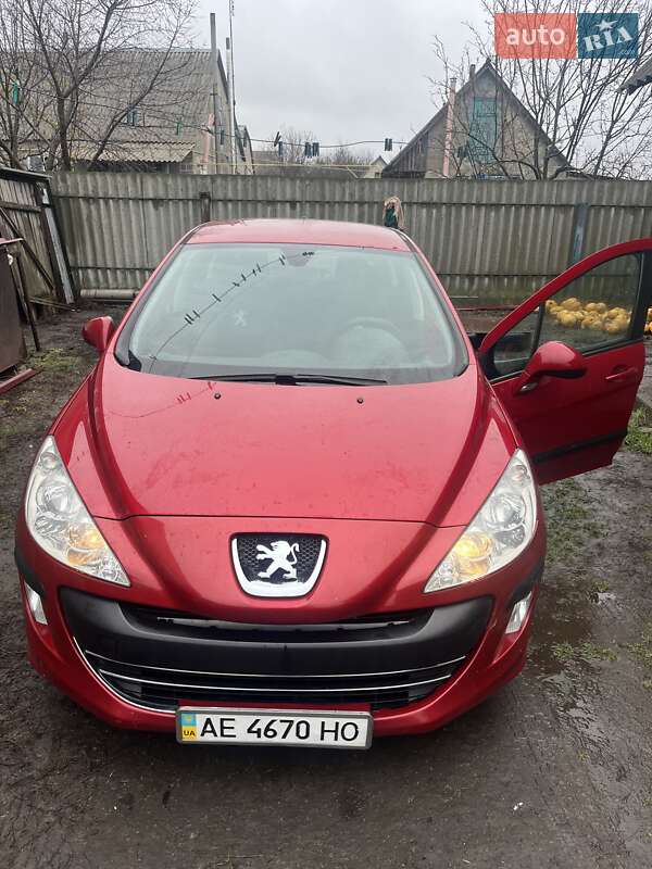Хэтчбек Peugeot 308 2007 в Юрьевке