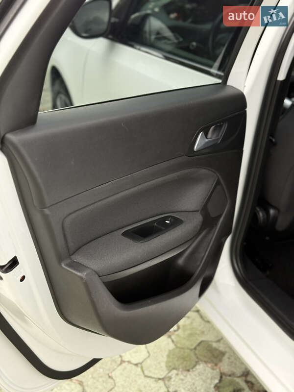 Универсал Peugeot 308 2021 в Дубно