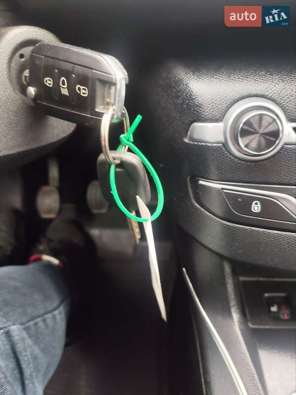 Универсал Peugeot 308 2015 в Луцке фото 67 Универсал Peugeot 308 2015 в Луцке