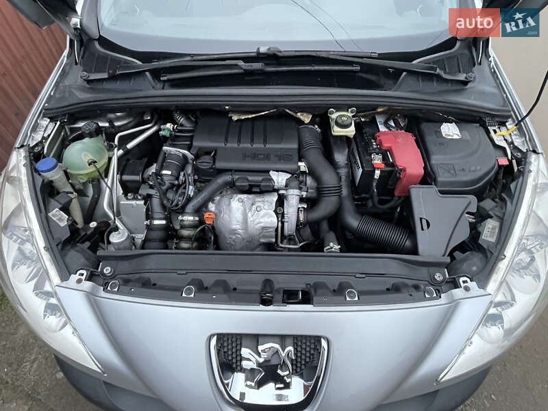 Хэтчбек Peugeot 308 2009 в Бердичеве