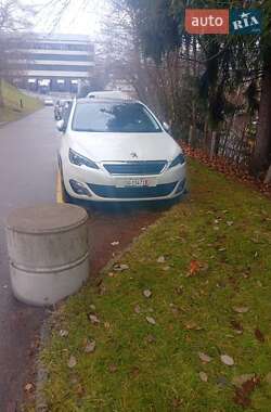 Универсал Peugeot 308 2015 в Киеве