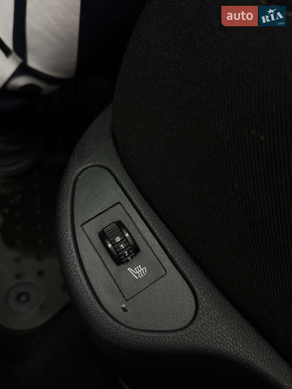 Хэтчбек Peugeot 308 2013 в Киеве фото 13 Хэтчбек Peugeot 308 2013 в Киеве