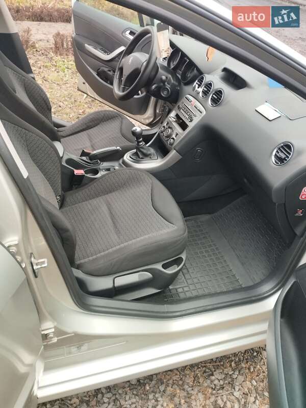 Універсал Peugeot 308 2008 в Острозі