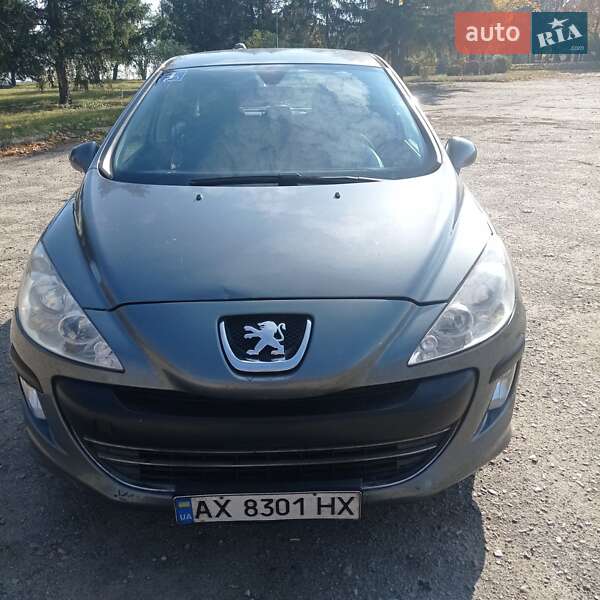 Хетчбек Peugeot 308 2010 в Чугуєві