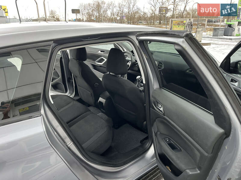 Универсал Peugeot 308 2015 в Киеве