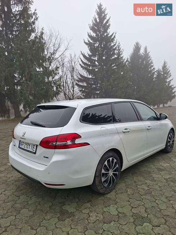 Универсал Peugeot 308 2015 в Дубно