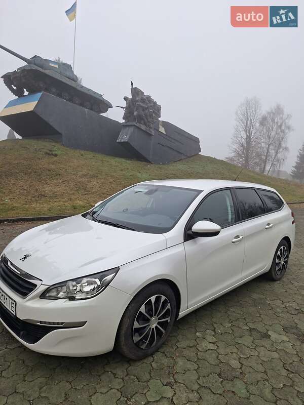 Универсал Peugeot 308 2015 в Дубно