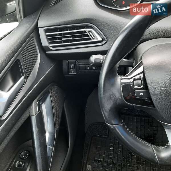 Универсал Peugeot 308 2017 в Полтаве