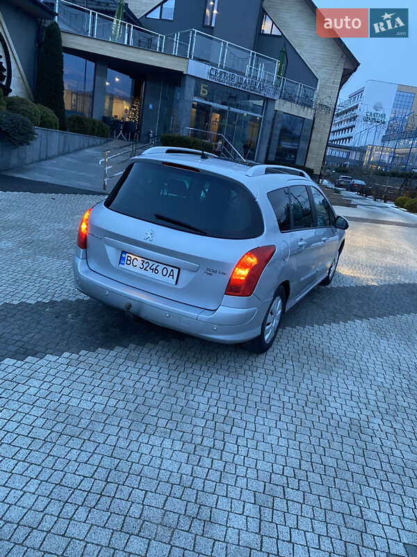 Хэтчбек Peugeot 308 2012 в Стрые