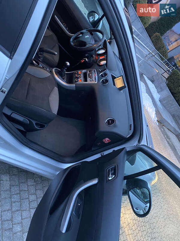 Хэтчбек Peugeot 308 2012 в Стрые