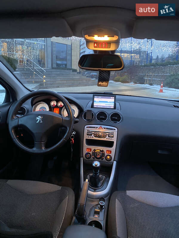 Хэтчбек Peugeot 308 2012 в Стрые