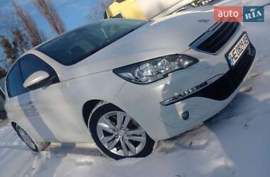 Хэтчбек Peugeot 308 2015 в Житомире