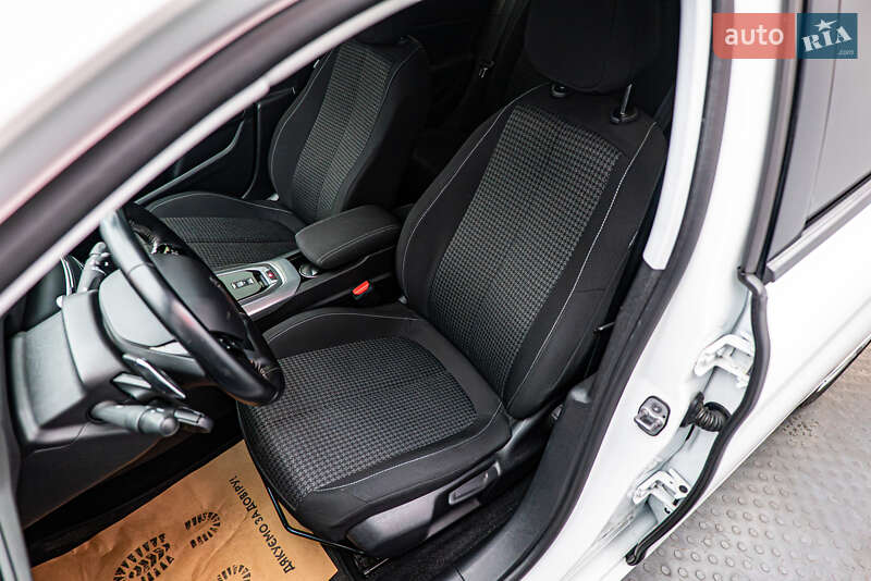 Хэтчбек Peugeot 308 2020 в Киеве