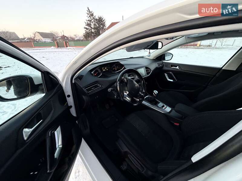 Универсал Peugeot 308 2016 в Киеве