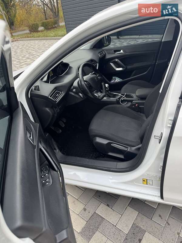 Универсал Peugeot 308 2015 в Каневе фото 6 Универсал Peugeot 308 2015 в Каневе