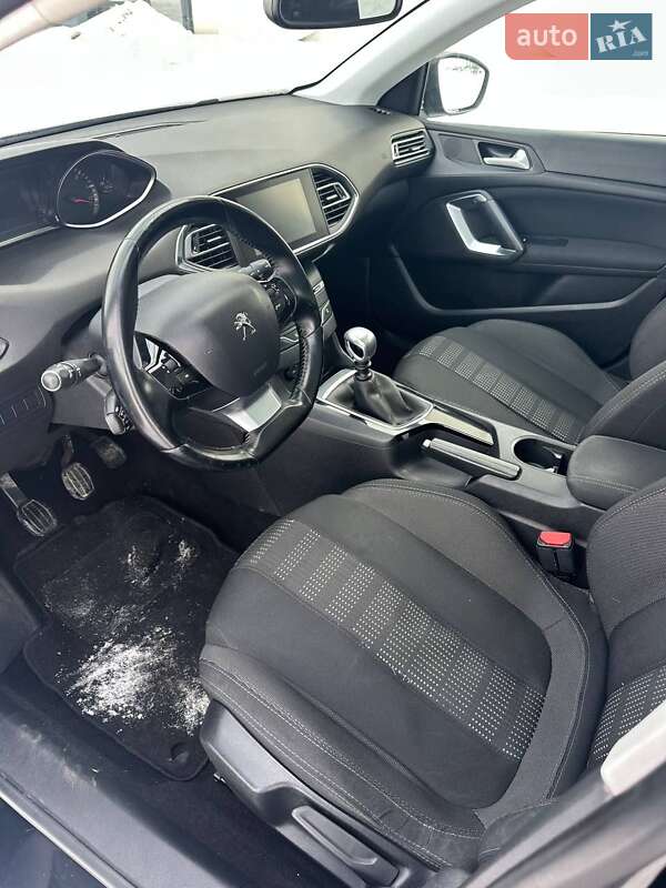 Универсал Peugeot 308 2015 в Луцке