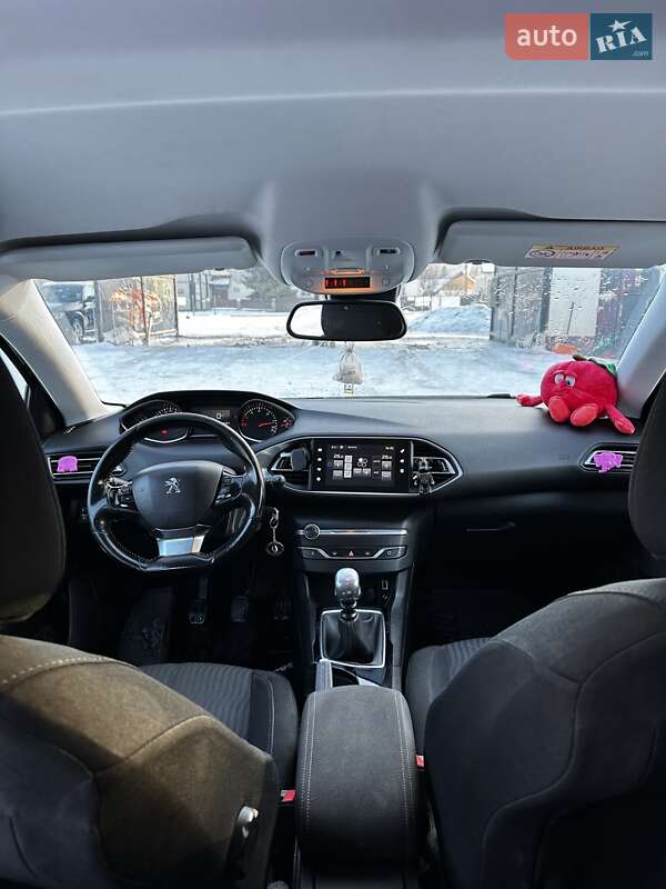 Универсал Peugeot 308 2015 в Ивано-Франковске фото 17 Универсал Peugeot 308 2015 в Ивано-Франковске