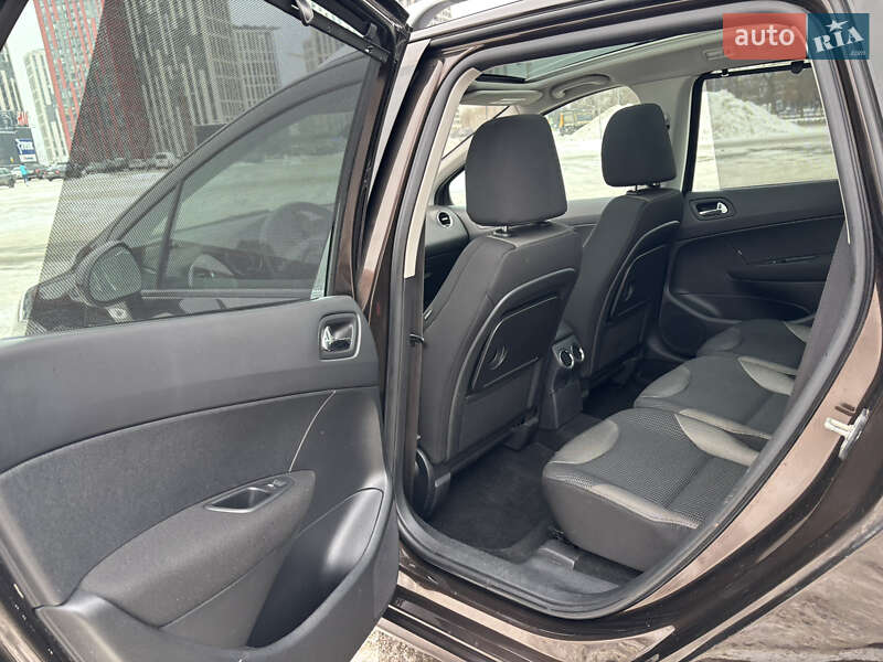 Универсал Peugeot 308 2012 в Киеве