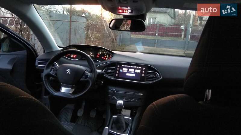 Универсал Peugeot 308 2015 в Черновцах