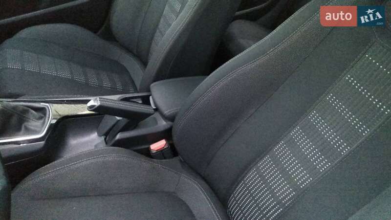 Универсал Peugeot 308 2015 в Черновцах