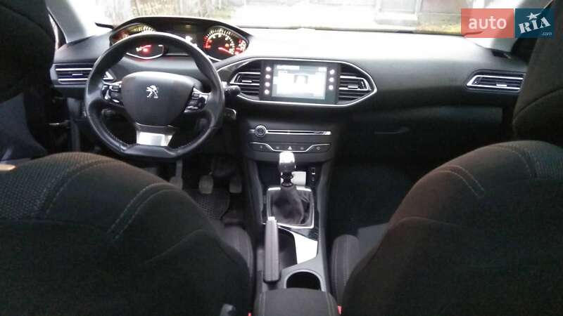 Универсал Peugeot 308 2015 в Черновцах