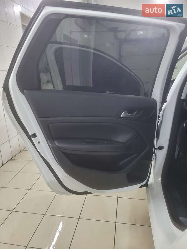 Универсал Peugeot 308 2014 в Киеве