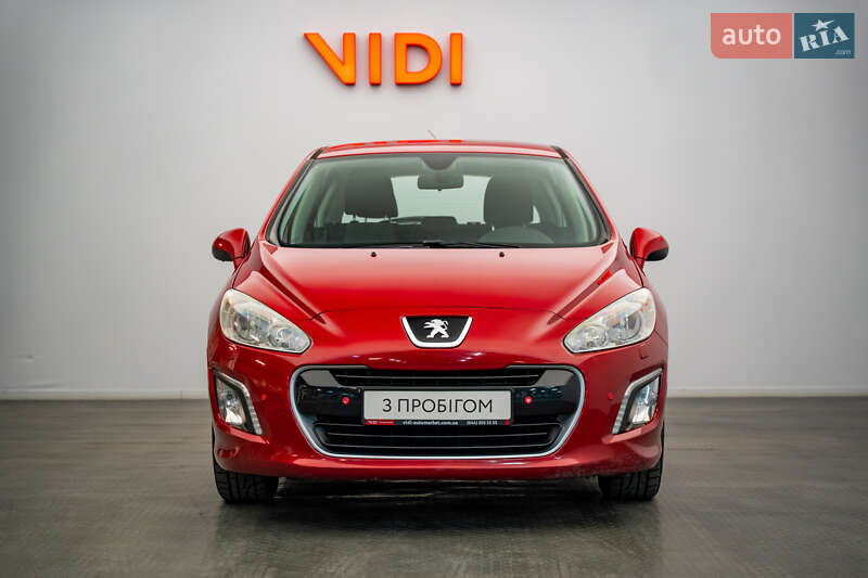 Хэтчбек Peugeot 308 2011 в Киеве