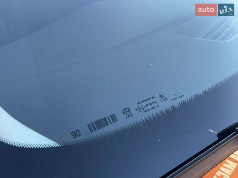 Универсал Peugeot 308 2015 в Сарнах