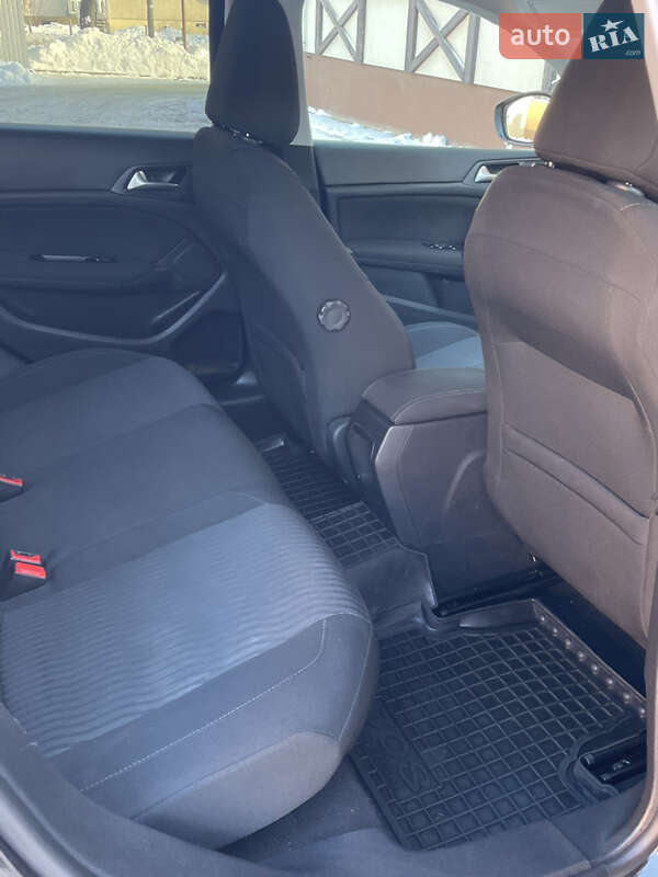 Универсал Peugeot 308 2015 в Сарнах