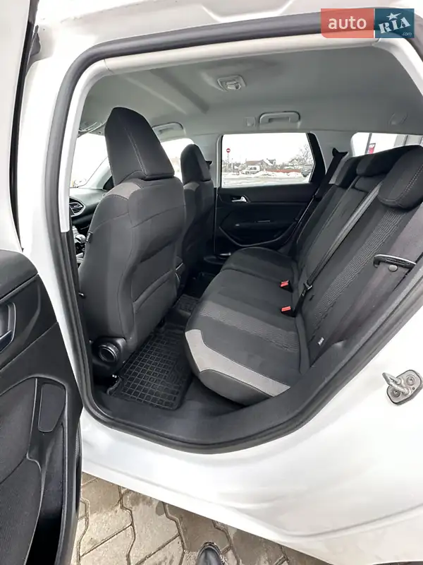 Peugeot 308 2015 VIN VF3LCBHZHFS256701 фото оголошення 11 з 54
