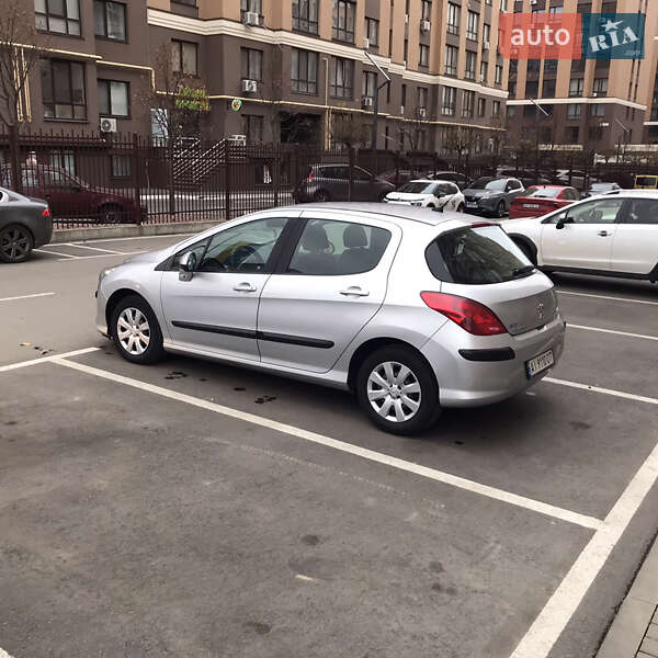 Хэтчбек Peugeot 308 2008 в Киеве