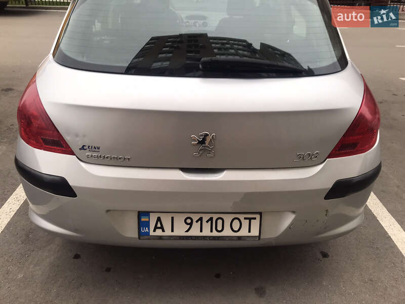Хэтчбек Peugeot 308 2008 в Киеве