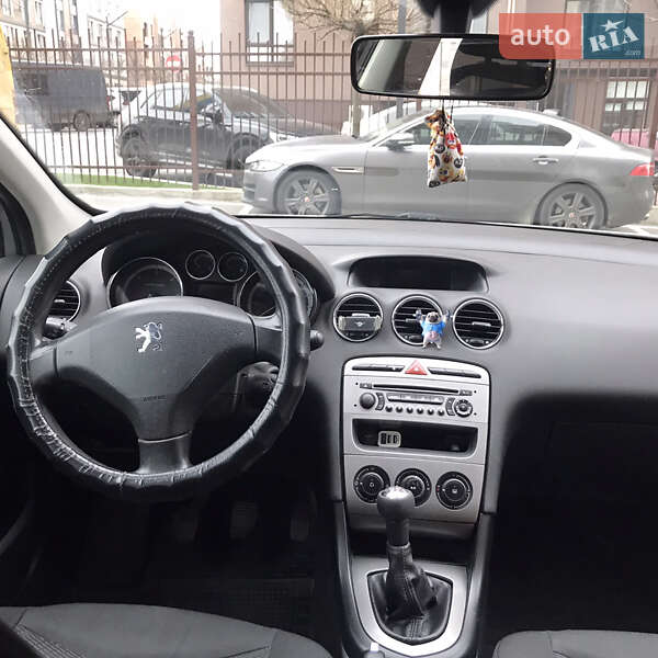 Хэтчбек Peugeot 308 2008 в Киеве