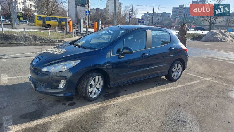 Хэтчбек Peugeot 308 2010 в Киеве