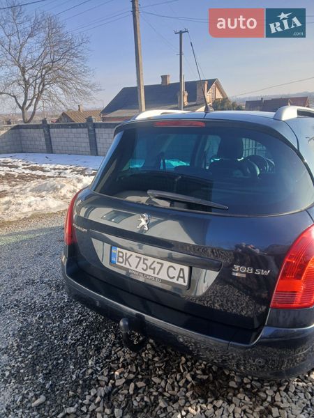 Универсал Peugeot 308 2012 в Городке