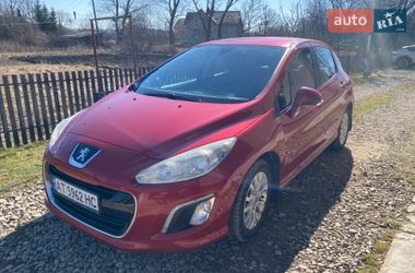 Хэтчбек Peugeot 308 2011 в Ивано-Франковске