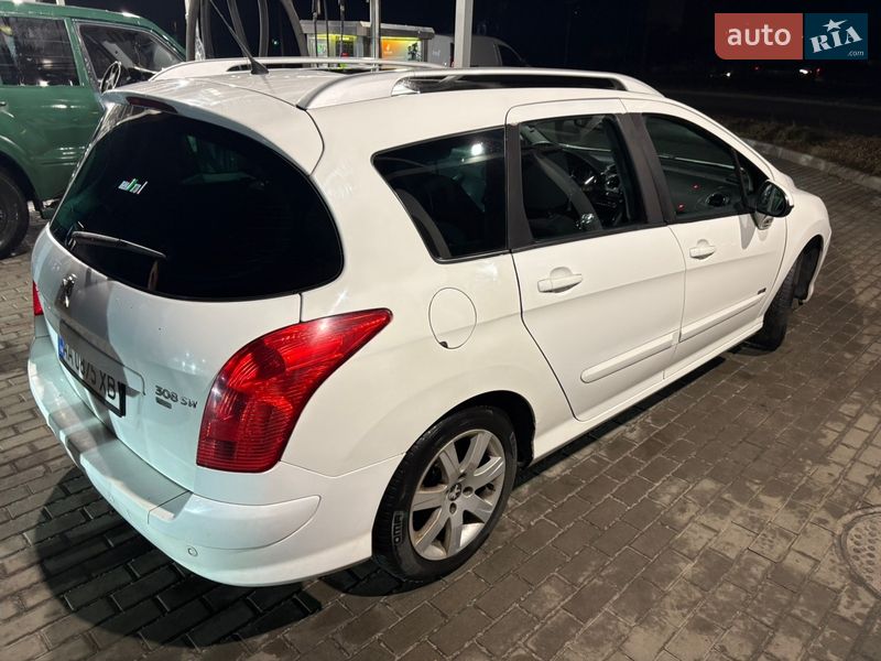 Универсал Peugeot 308 2013 в Киеве