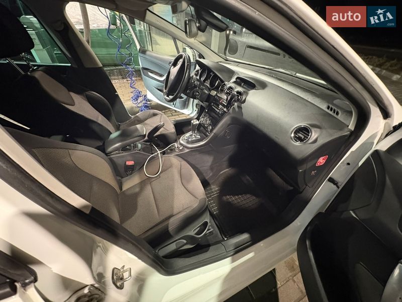 Универсал Peugeot 308 2013 в Киеве